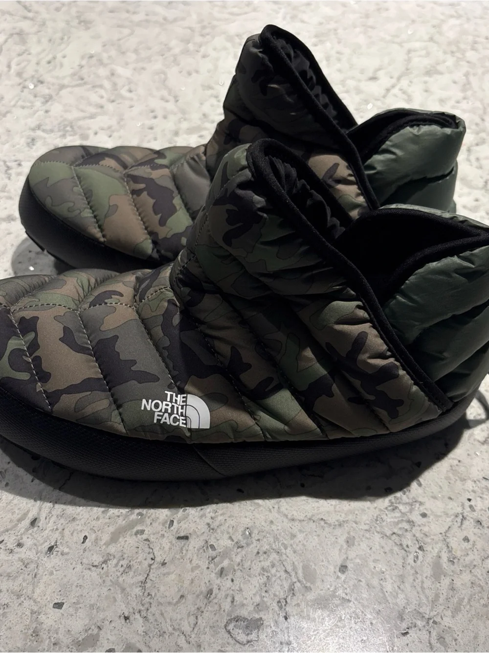 THE NORTH FACE THERMOBALL TRACTION BOOTIES MEN'S size 7-camo